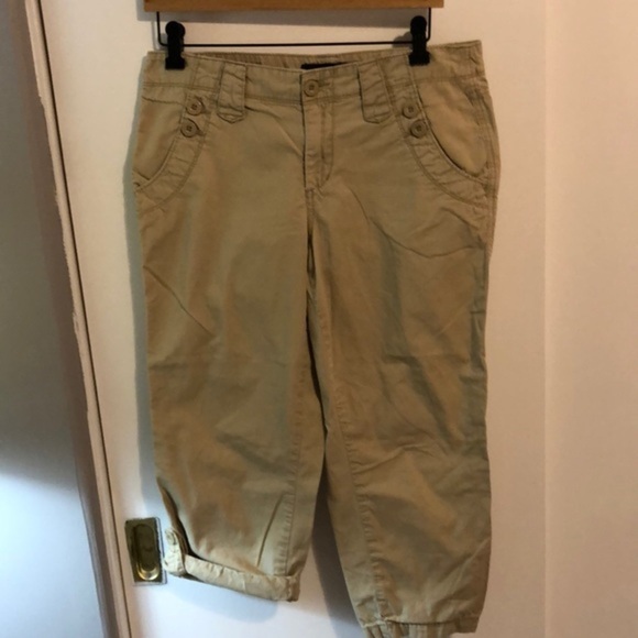 𝅺Calvin Klein Jeans in tan size 6 cropped pants. - Picture 1 of 5